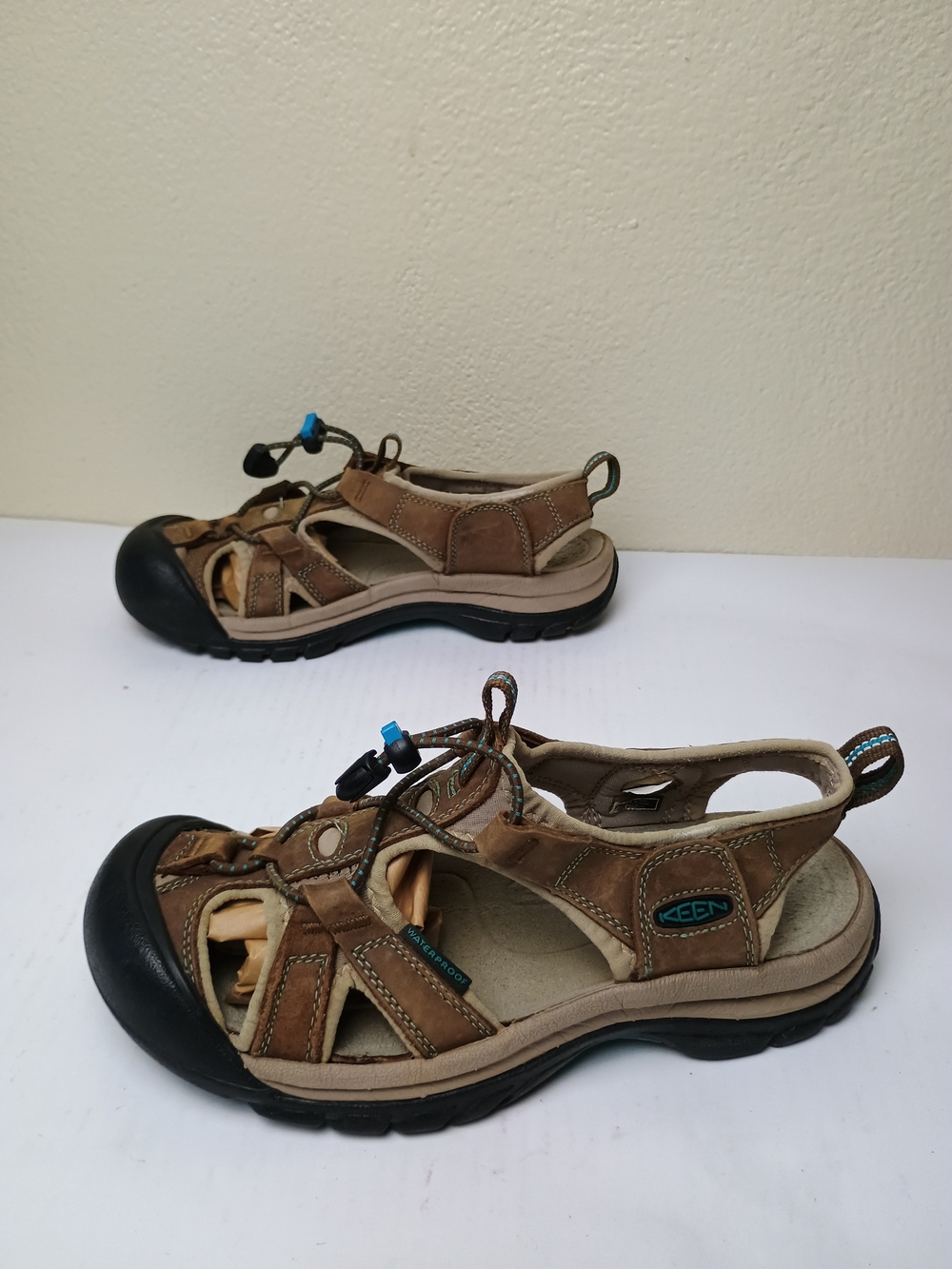 KEEN Venice 6.5 Brown Sport Sandals - Protective Toe, Adjustable Fit